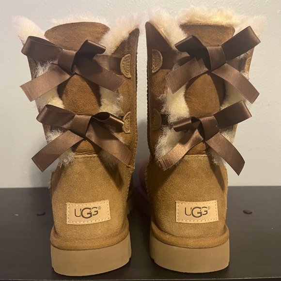 Only worn once or twice. I do not have the original box that they came in. - Picture 1 of 5